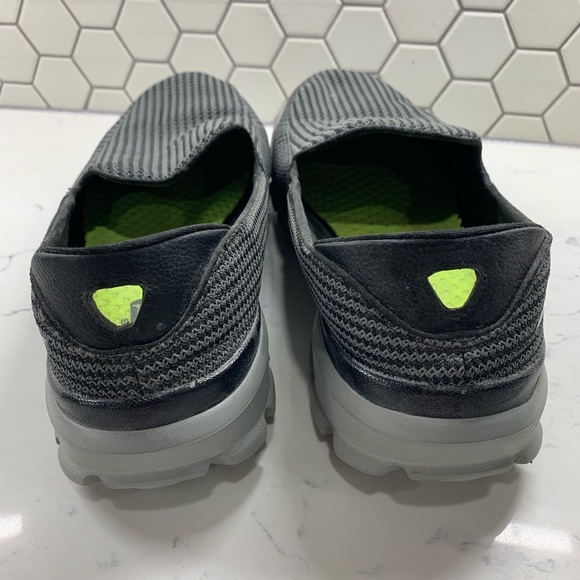 Skechers GOGA Mat Technology Slip Ons - Picture 6 of 7